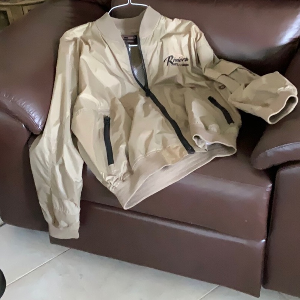 Men’s jacket.